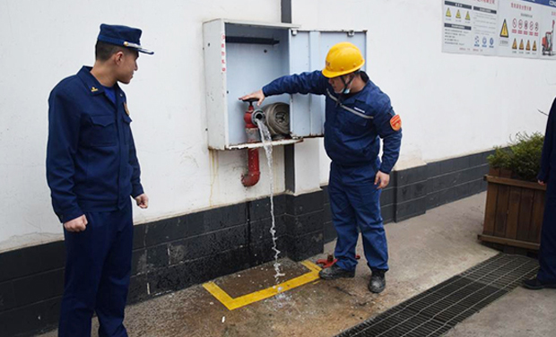Zhong County Fire Brigade는 작업을 검사하고 안내하기 위해 Chongqing 카지노 게임 게임에 갔다