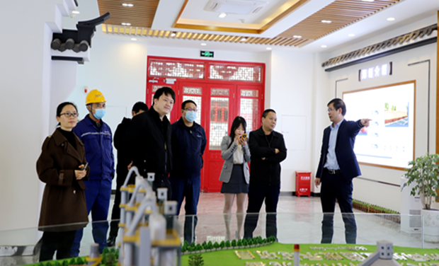 Chongqing Ecological Environment Bureau의 토양 부서의 두 번째 수준의 연구원 인 장 신지 (Zhang Xinjie)와 그의 당은 카지노 게임 게임 및지도를 위해 충칭 하이번에 왔습니다