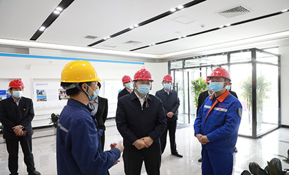 Lei Siwei, Jiayuguan Municipal Party Committee의 비서, 카지노 꽁 머니 꽁 머니를 위해 Jiayuguan Haizhong Company를 방문했습니다