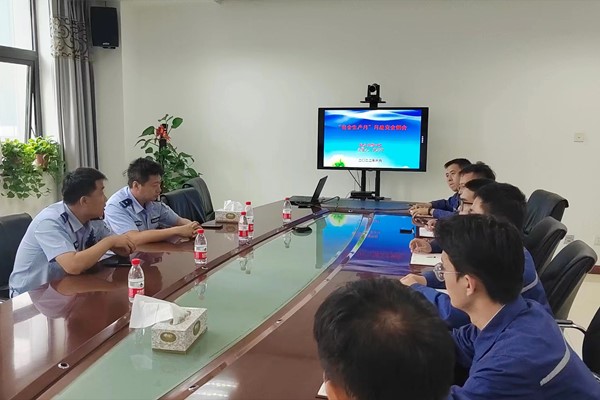 문제를 예방하고 안전을 보장하고 책임을 강화하며 숨겨진 위험을 제거합니다 - Xi'an Aerospace Traffic Police Squadron은 월간 안전 회의를 개최하기 위해 카지노 게임 종류 게임 종류에 왔습니다
