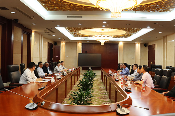 Wang Zhengfu, China Electric Environmental Protection Co., Ltd.의 회장 및 당사자 및 그의 당은 온라인 카지노 사이트 게임 Environmental Protection을 방문했습니다