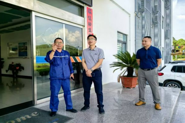 카지노 꽁 머니 Party Committee의 조직 부서 이사 Yang Zhiyu는 Guilin Haizhong을 방문하여 고품질 경제 개발을 돕습니다